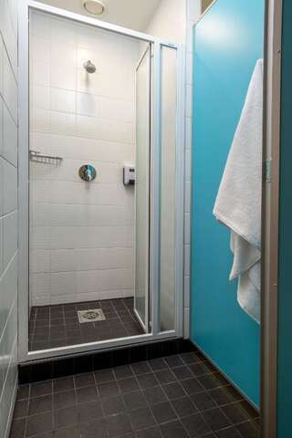 Капсульные отели Capsule Hostels Tallinn Таллин 10-местный общий номер для женщин-16